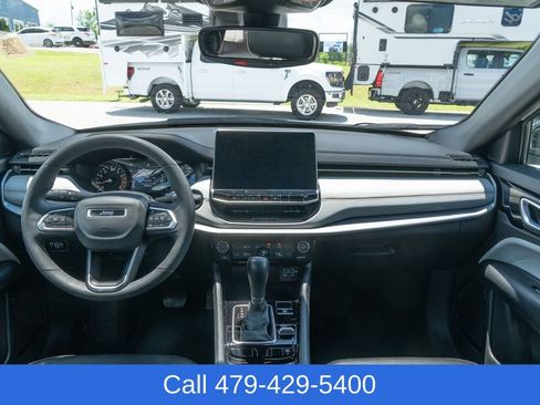 Used 2025 Jeep Compass Limited AWD/4WD image 31