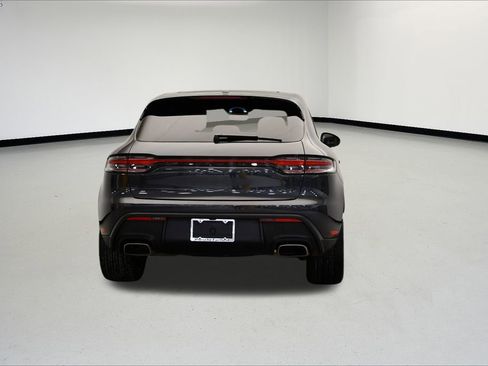 Used 2025 Porsche Macan image 6