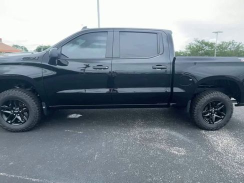 Used 2024 Chevrolet Silverado 1500 Custom Trail Boss w/ LPO, Dark Essentials Package AWD/4WD image 5