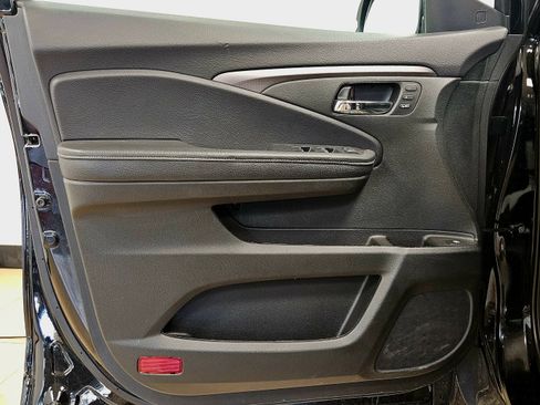 Used 2025 Honda Ridgeline RTL image 10