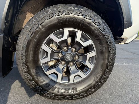 Used 2023 Toyota Tacoma TRD Off-Road AWD/4WD image 29