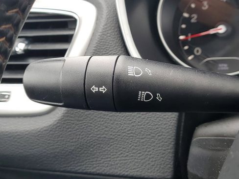 Used 2018 Jeep Compass Latitude w/ Popular Equipment Group image 11