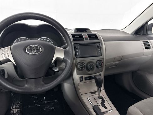 Used 2013 Toyota Corolla LE FWD image 27