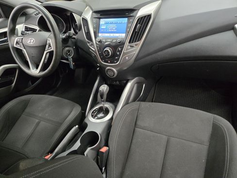 Used 2015 Hyundai Veloster FWD image 13
