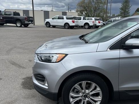 Used 2024 Ford Edge Titanium image 5