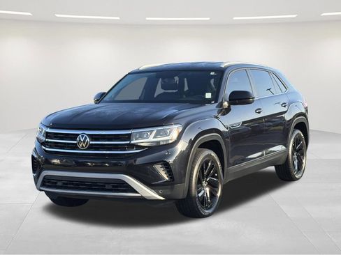 Used 2022 Volkswagen Atlas Cross Sport SE w/ Black Wheel Package FWD image 1