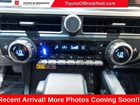 Certified 2026 Toyota Tacoma TRD Off-Road w/ TRD Off Road Premium Package AWD/4WD image 31
