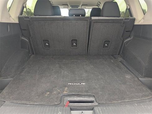 Used 2023 Nissan Rogue SV image 29