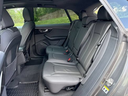 Used 2025 Audi Q8 Premium w/ Convenience Package AWD/4WD image 26