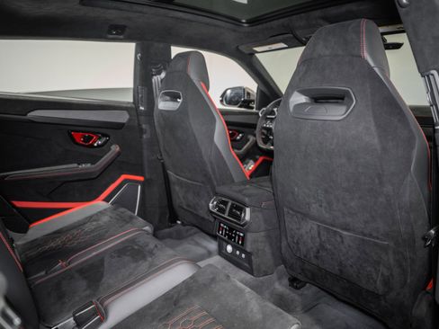 Used 2024 Lamborghini Urus Performante AWD/4WD image 22