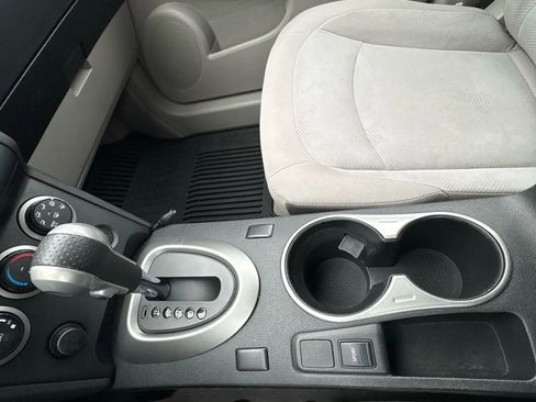 Used 2014 Nissan Rogue S image 16