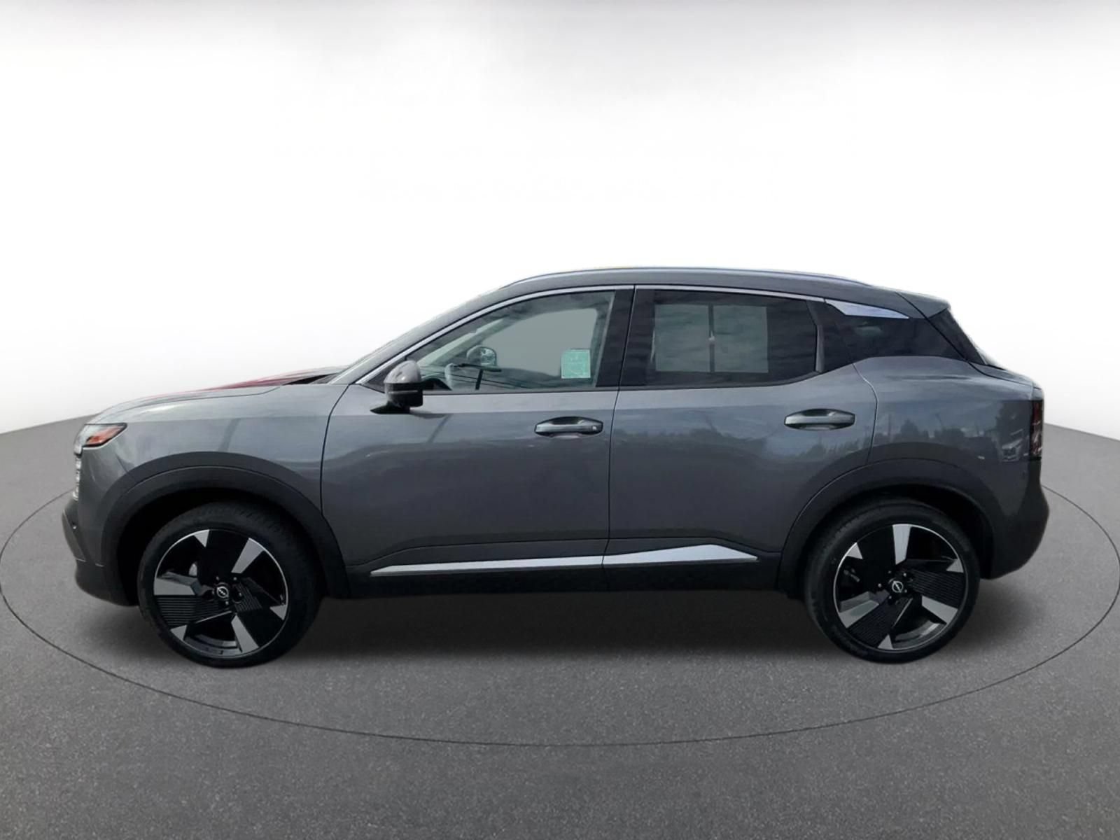 Used 2026 Nissan Kicks SR AWD/4WD image 8