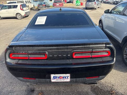 Used 2015 Dodge Challenger SXT w/ Super Sport Group (SS/T) image 11