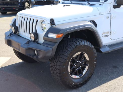 Used 2018 Jeep Wrangler Unlimited Sport S AWD/4WD image 6