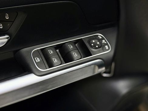 Used 2023 Mercedes-Benz EQB 300 4MATIC w/ Exclusive Package image 13