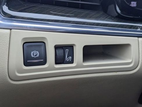 Used 2019 Cadillac XT5 FWD image 23