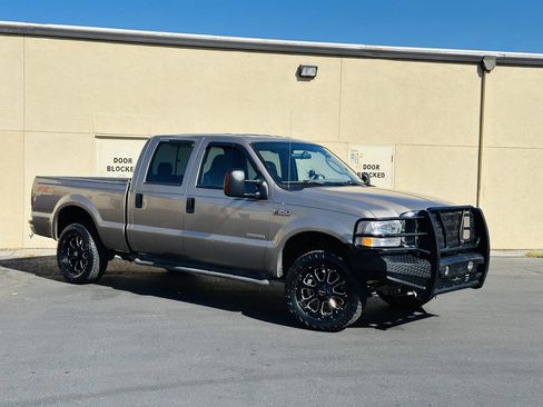 Used 2004 Ford F250 Lariat image 2