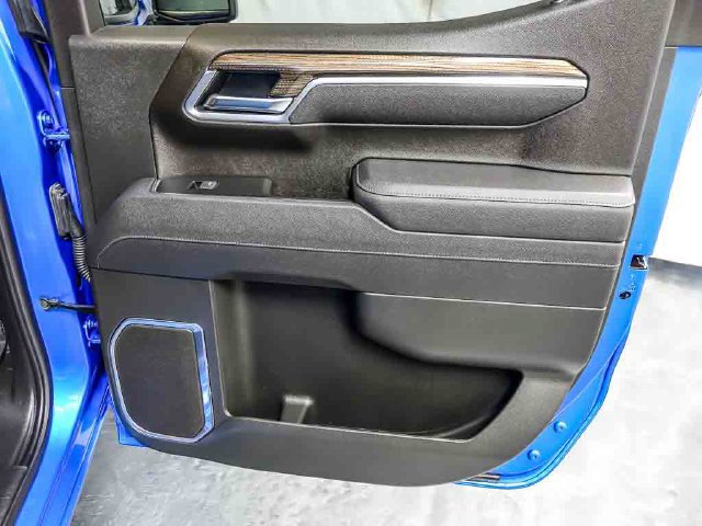 Used 2025 Chevrolet Silverado 1500 RST AWD/4WD image 30