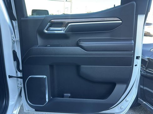 Used 2023 Chevrolet Silverado 1500 LT image 21