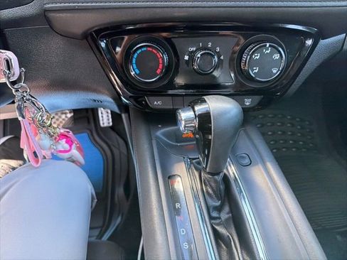 Used 2019 Honda HR-V Sport image 4