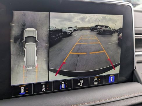 Used 2024 GMC Yukon AT4 w/ Technology Package image 19