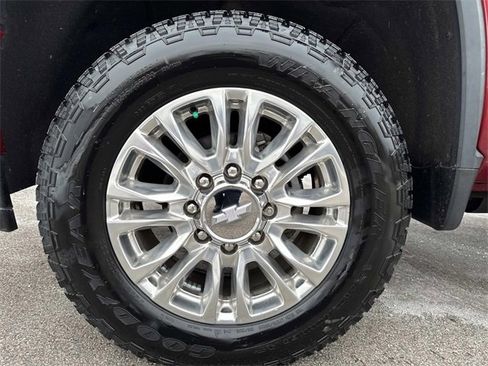 Used 2020 Chevrolet Silverado 2500 High Country image 11