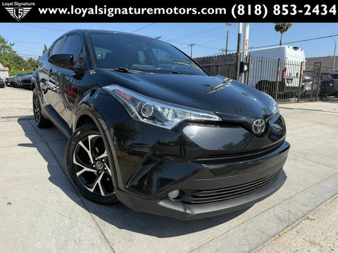 Used 2018 Toyota C-HR XLE FWD image 1