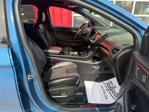 Used 2019 Ford Edge ST w/ Equipment Group 401A AWD/4WD image 14