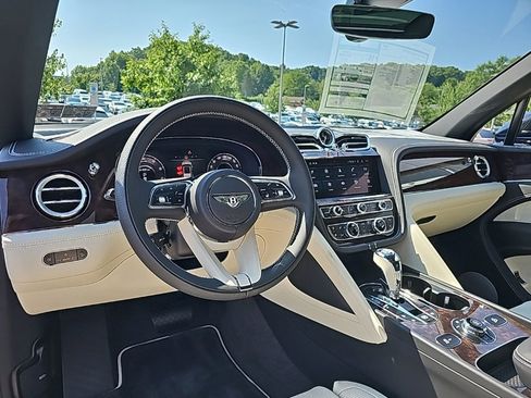 New 2024 Bentley Bentayga Extended Wheelbase image 38