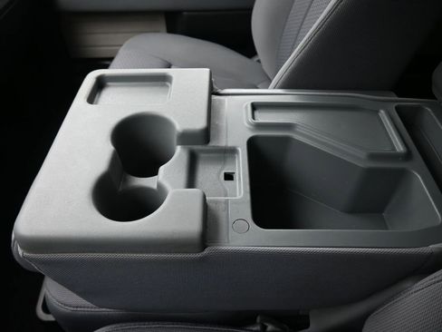 Used 2011 Ford F150 XLT w/ XLT Chrome Pkg image 26