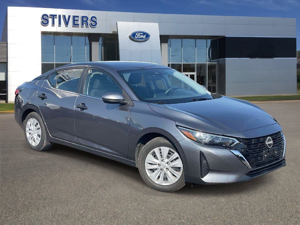 Used 2025 Nissan Sentra S FWD image 1