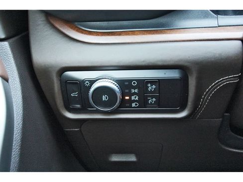 Used 2023 Ford Explorer King Ranch w/ Technology Package RWD image 21