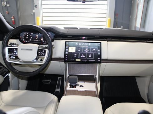 Used 2024 Land Rover Range Rover SE image 20