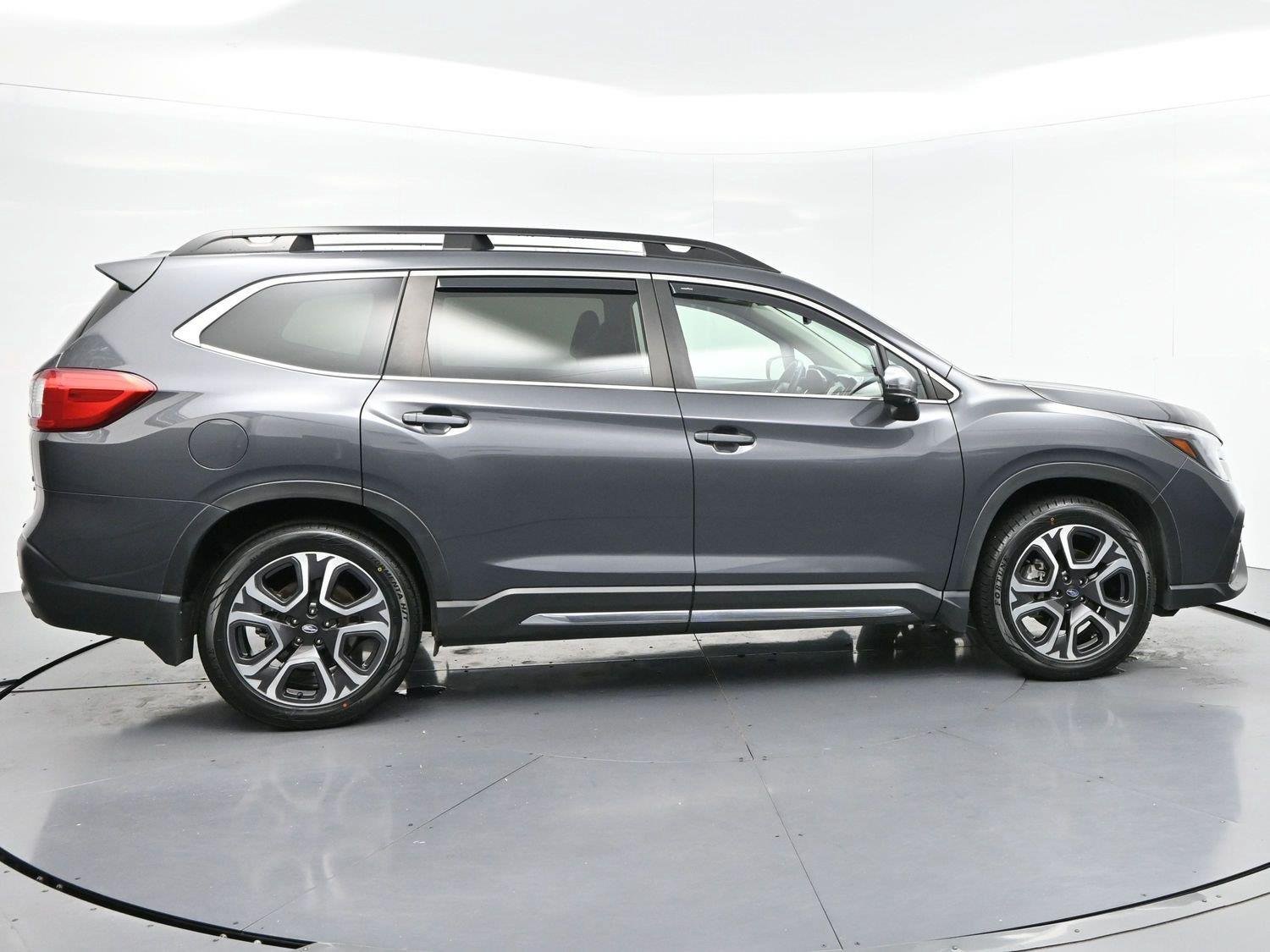 Used 2023 Subaru Ascent Limited w/ Technology Package AWD/4WD image 8