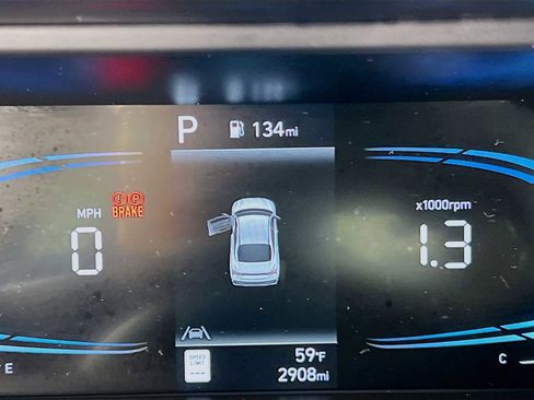 Certified 2025 Hyundai Elantra Sport image 12