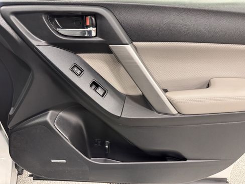 Used 2014 Subaru Forester 2.5i Touring image 30