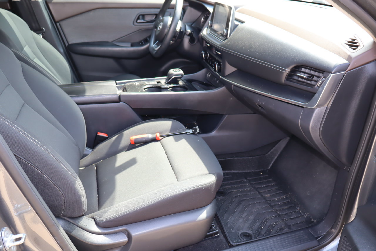 Used 2023 Nissan Rogue S FWD image 16
