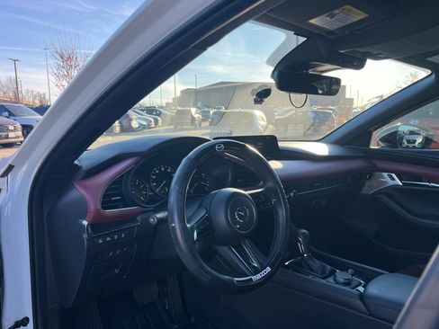 Used 2024 MAZDA MAZDA3 Hatchback w/Premium Plus Pkg image 22