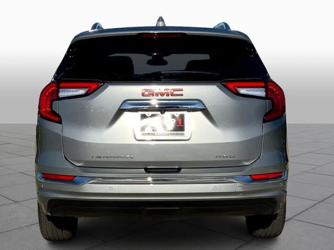 Used 2024 GMC Terrain Denali w/ Denali Premium Package image 4