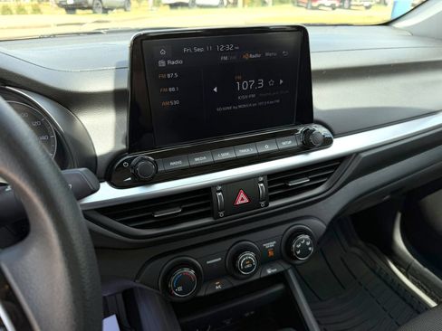 Used 2023 Kia Forte LXS FWD image 15