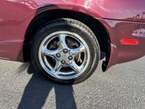 Used 2000 MAZDA MX-5 Miata image 10