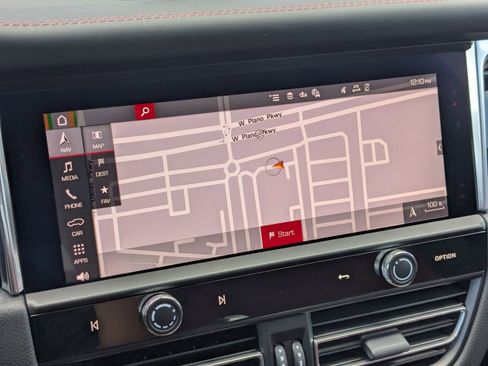 New 2026 Porsche Macan image 18