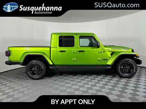 New 2025 Jeep Gladiator Sport image 11