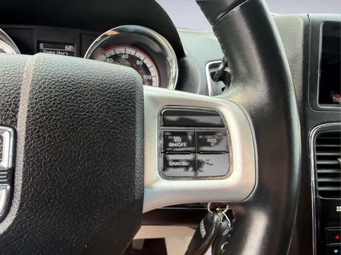 Used 2017 Dodge Grand Caravan Crew FWD image 27