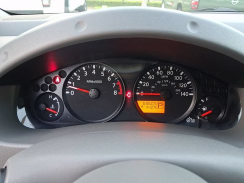 Used 2021 Nissan Frontier SV w/ Midnight Edition Floor Mats RWD image 23