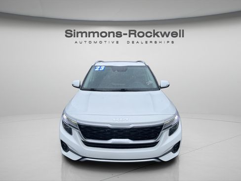 Used 2023 Kia Seltos EX AWD/4WD image 8