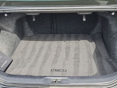 Used 2025 Nissan Altima 2.5 SR image 12