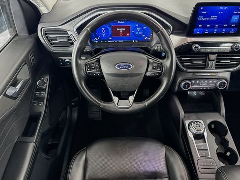 Used 2022 Ford Escape Titanium w/ Class II Trailer Tow Package image 16