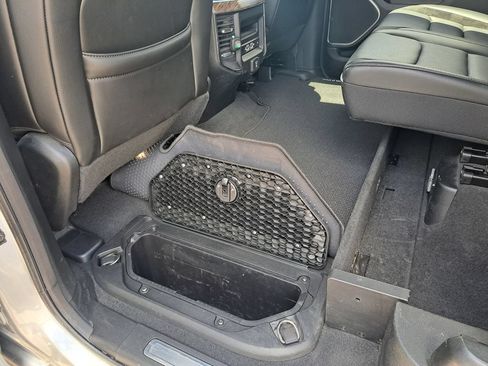 Used 2019 RAM 1500 Laramie AWD/4WD image 26