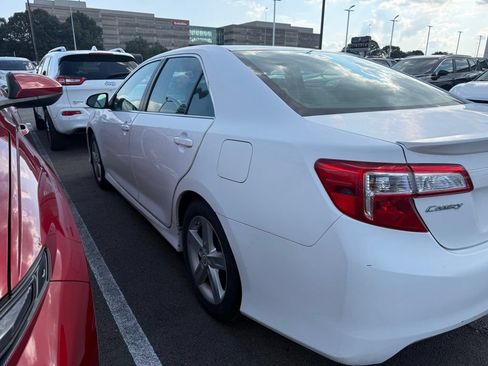 Used 2012 Toyota Camry SE FWD image 7